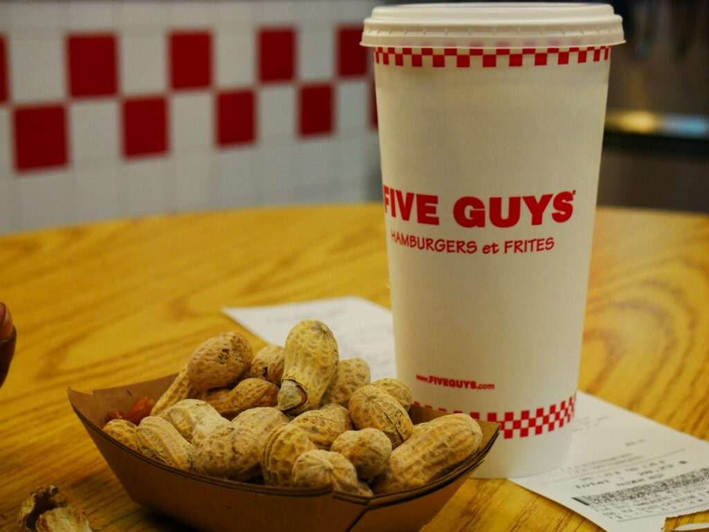 five guys česko, fastfood v praze, praha, restaurace