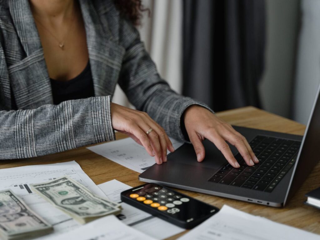 ušetřeno recenze, zkušenosti, srovnávač, srovnání financí, internetu, tarifu, půjčky, hypotéky, elektřiny, plynu