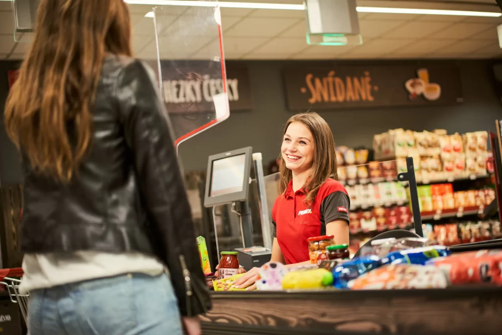 Usměvavá prodavačka v PENNY