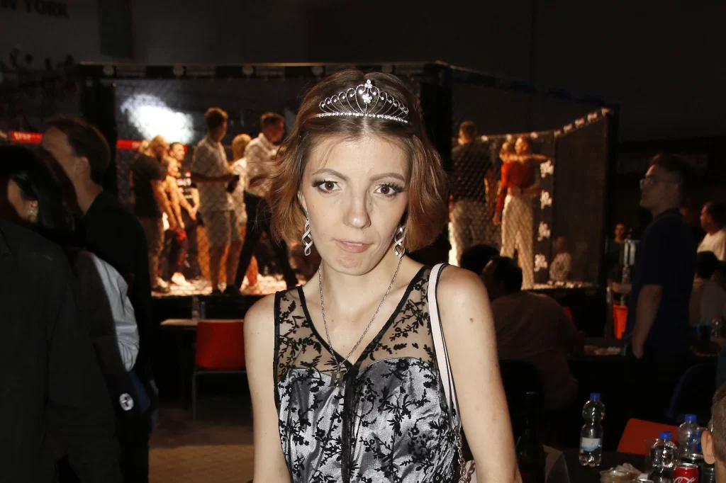 Influencerka Shopaholic Adel