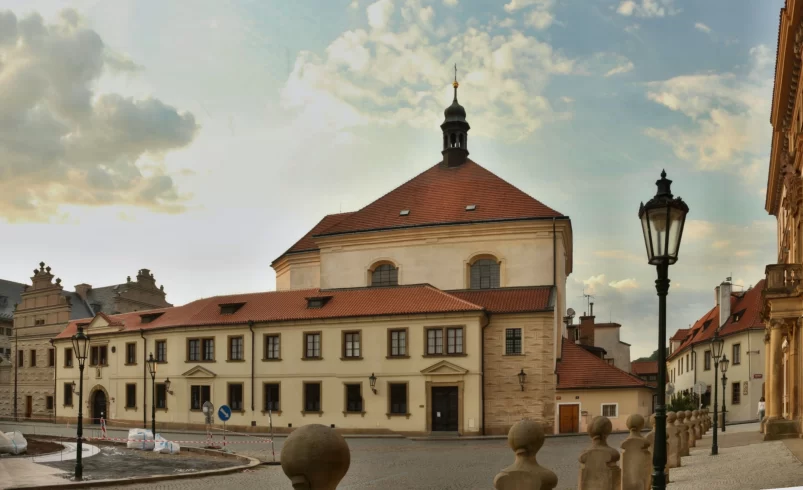 Klášter bosých karmelitánek na Hradčanech