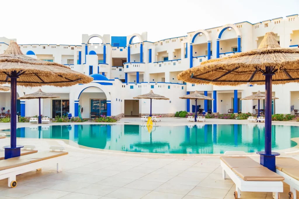 Hotelový resort s bazénem