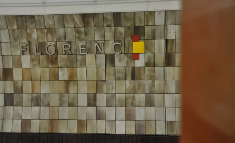 Metro mezi Florencí a Smíchovem nejezdilo: Důvodem byly uvolněné kabely