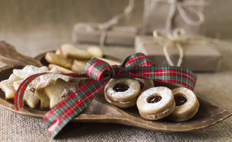 Nazdobené hotové vánoční cukroví