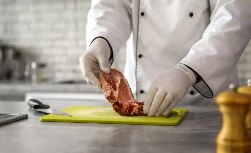 6 způsobů, jak změkčit ztuhlé maso: Oběd i večeři spolehlivě zachráníte