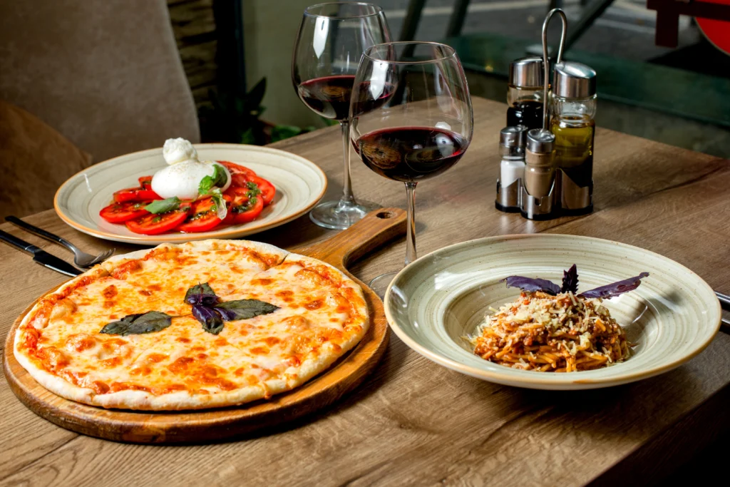 Pizza, pasta a víno v italské restauraci